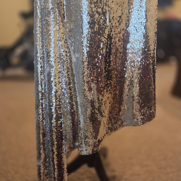 Silver Sequin Assymetrical Skirt By Walk of Shame, Size EU 40 Best Sz Small,NWT - Picture 6 of 11
